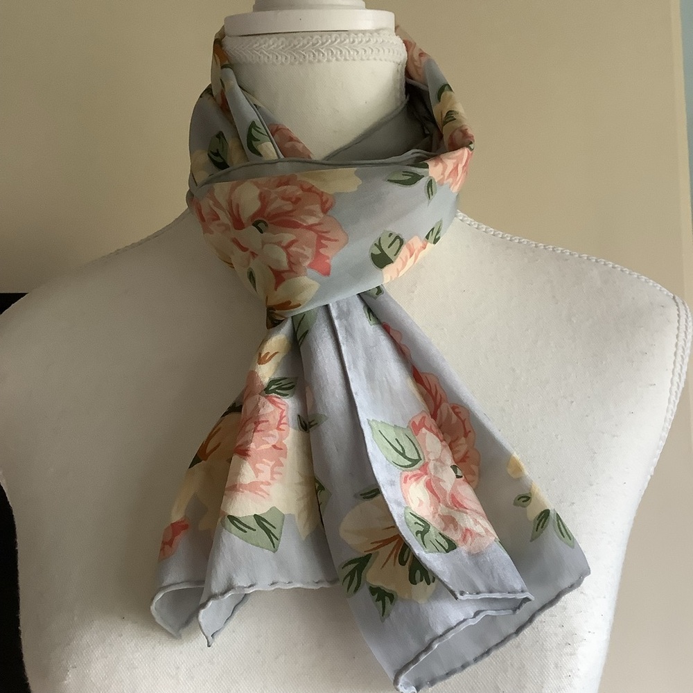 Floral Patterned Rectangular Scarf - Picture 4 of 11